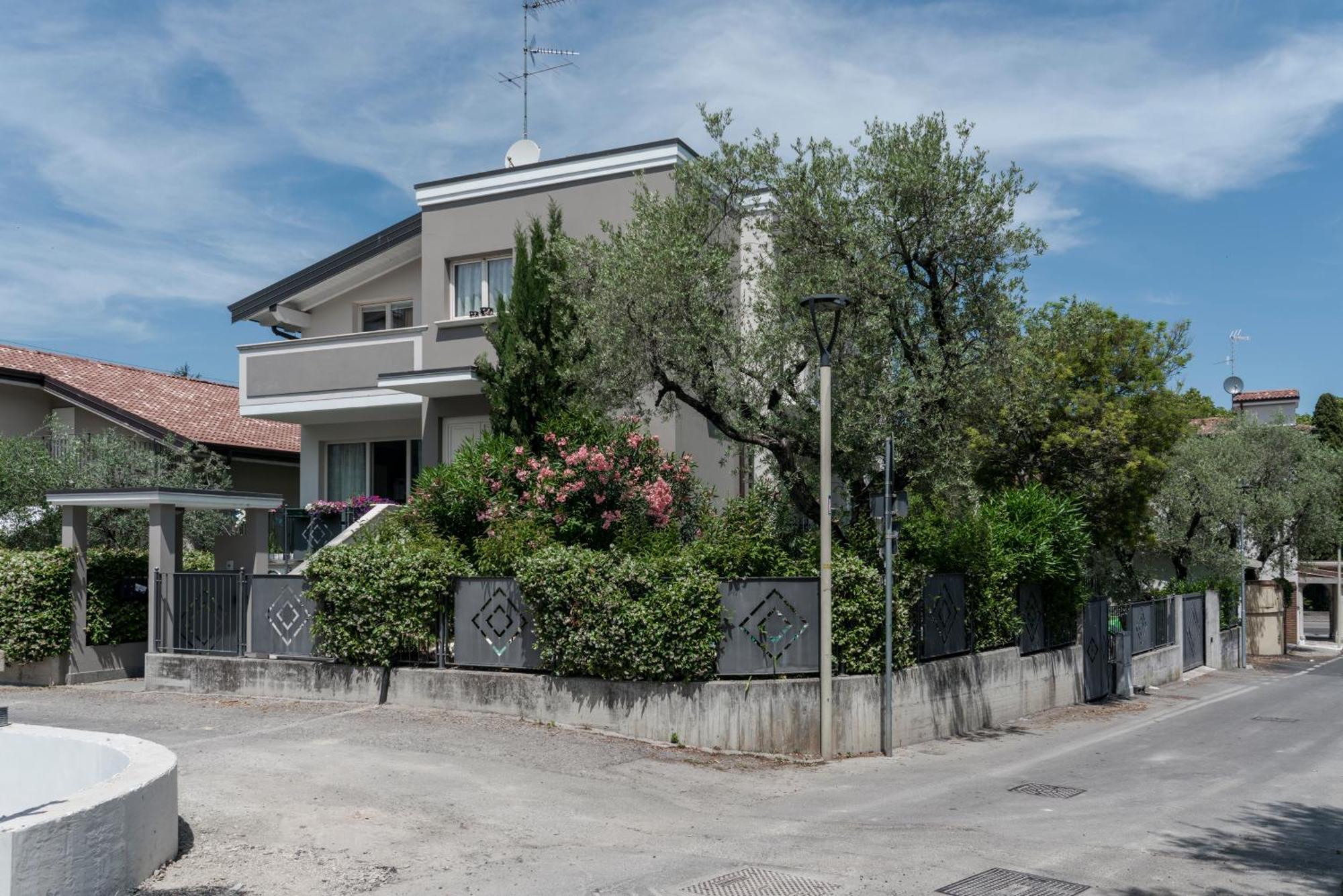 Matteotti Apartments Desenzano del Garda Eksteriør bilde